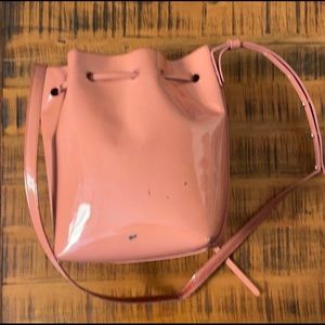 MANSUR GAVRIEL BUCKET BAG PATENT LEATHER PINK